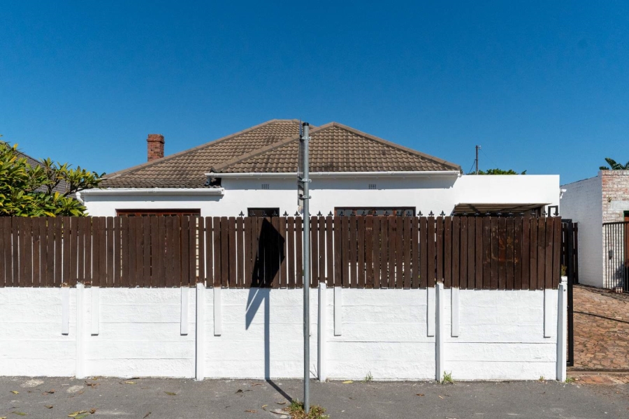 4 Bedroom Property for Sale in Claremont Western Cape